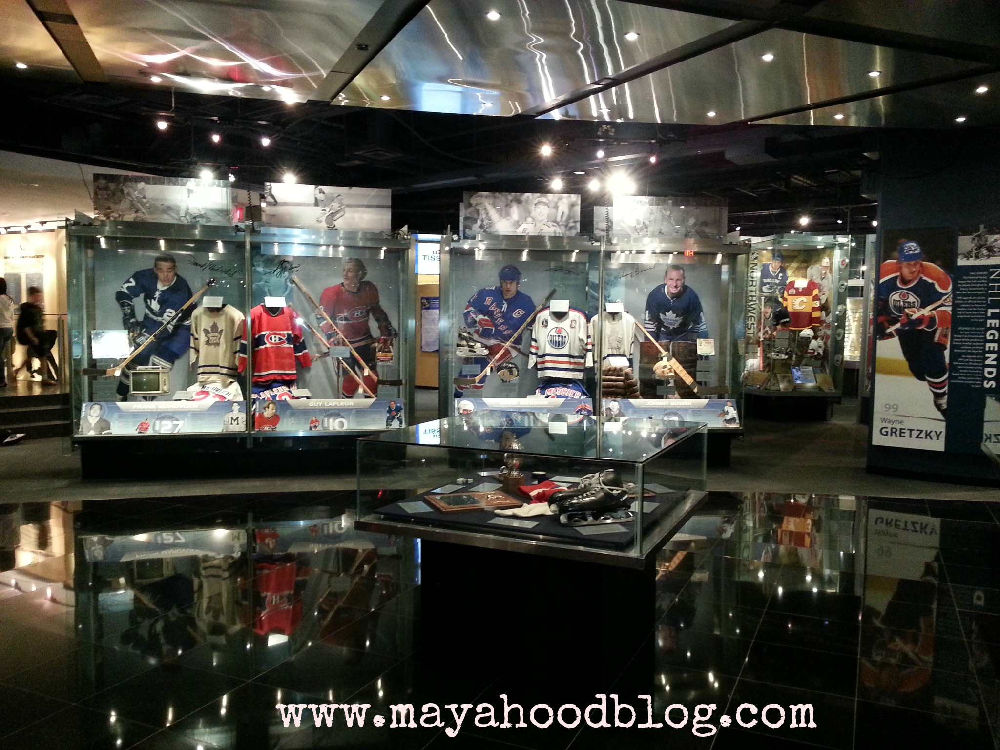 Зал хоккейной славы торонто. Музей хоккейной славы в Торонто. Зал хоккейной славы в Торонто. Торонто Канада музей хоккея. Зал хоккейной славы в Канаде.