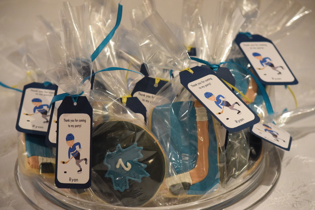 hockey cookies and thank-you tags