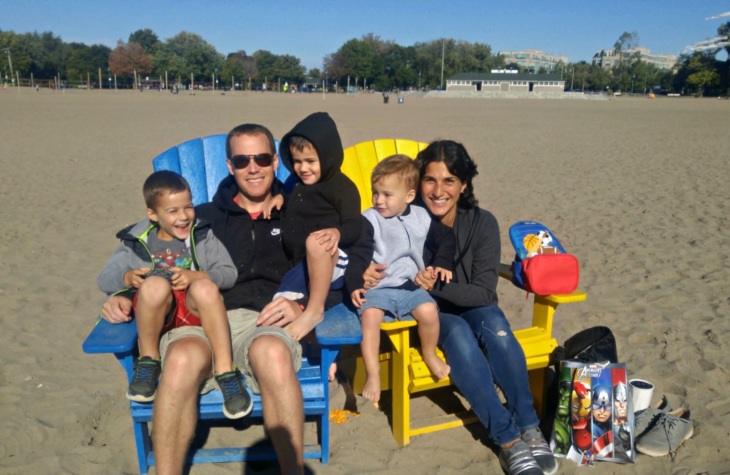 smart-saver-family-pic-at-beach