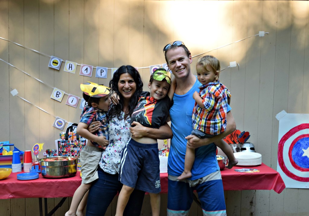 hasbro-superhero-party-family-picture