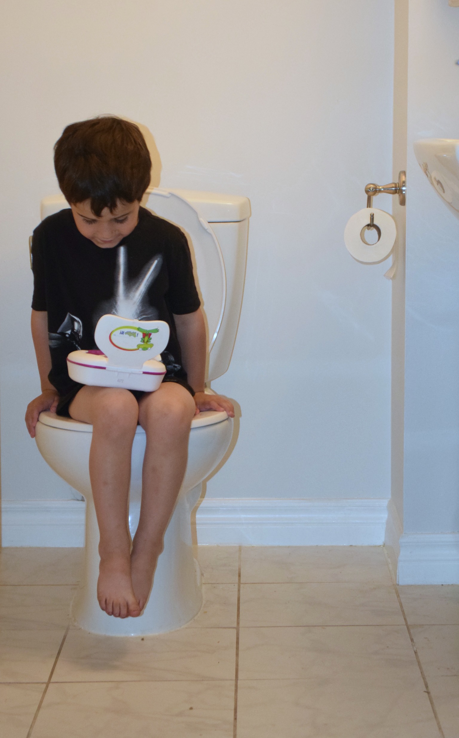 Kandoo wipes ryan on toilet - Mayahood