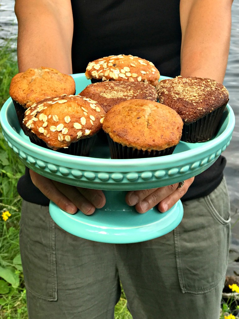 good & simple muffins on cake dish