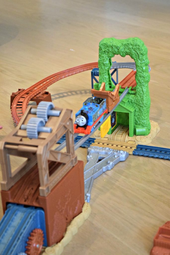 Trackmaster scrapyard hot sale escape set